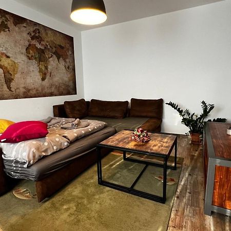 Industrial Apartment I 24Hr Self Check-In I Free Parking & Coffee Banská Bystrica Eksteriør bilde