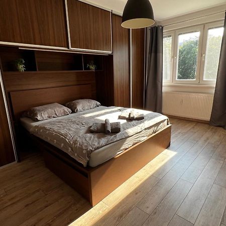 Industrial Apartment I 24Hr Self Check-In I Free Parking & Coffee Banská Bystrica Eksteriør bilde