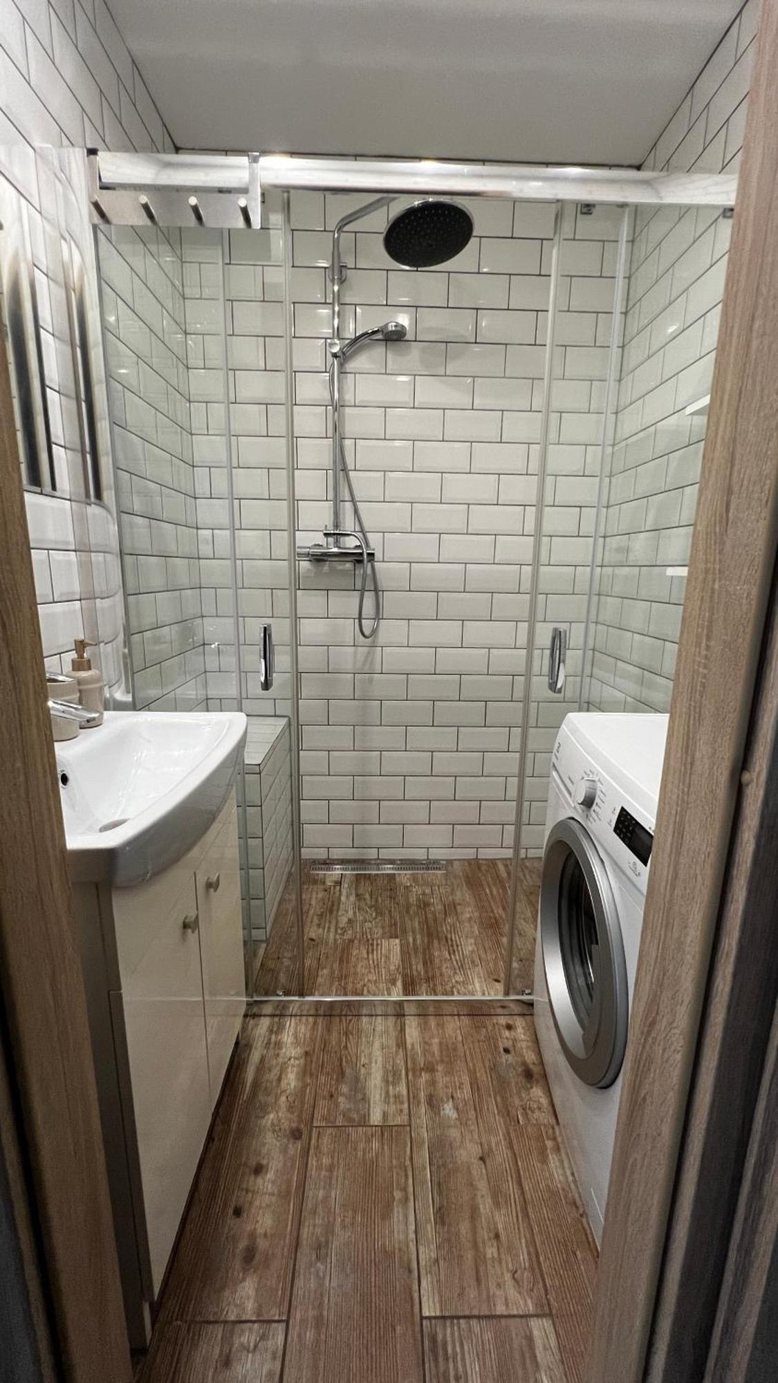 Industrial Apartment I 24Hr Self Check-In I Free Parking & Coffee Banská Bystrica Eksteriør bilde