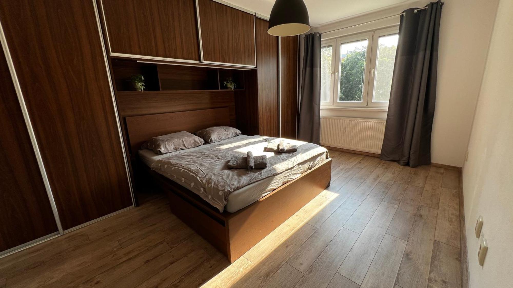 Industrial Apartment I 24Hr Self Check-In I Free Parking & Coffee Banská Bystrica Eksteriør bilde