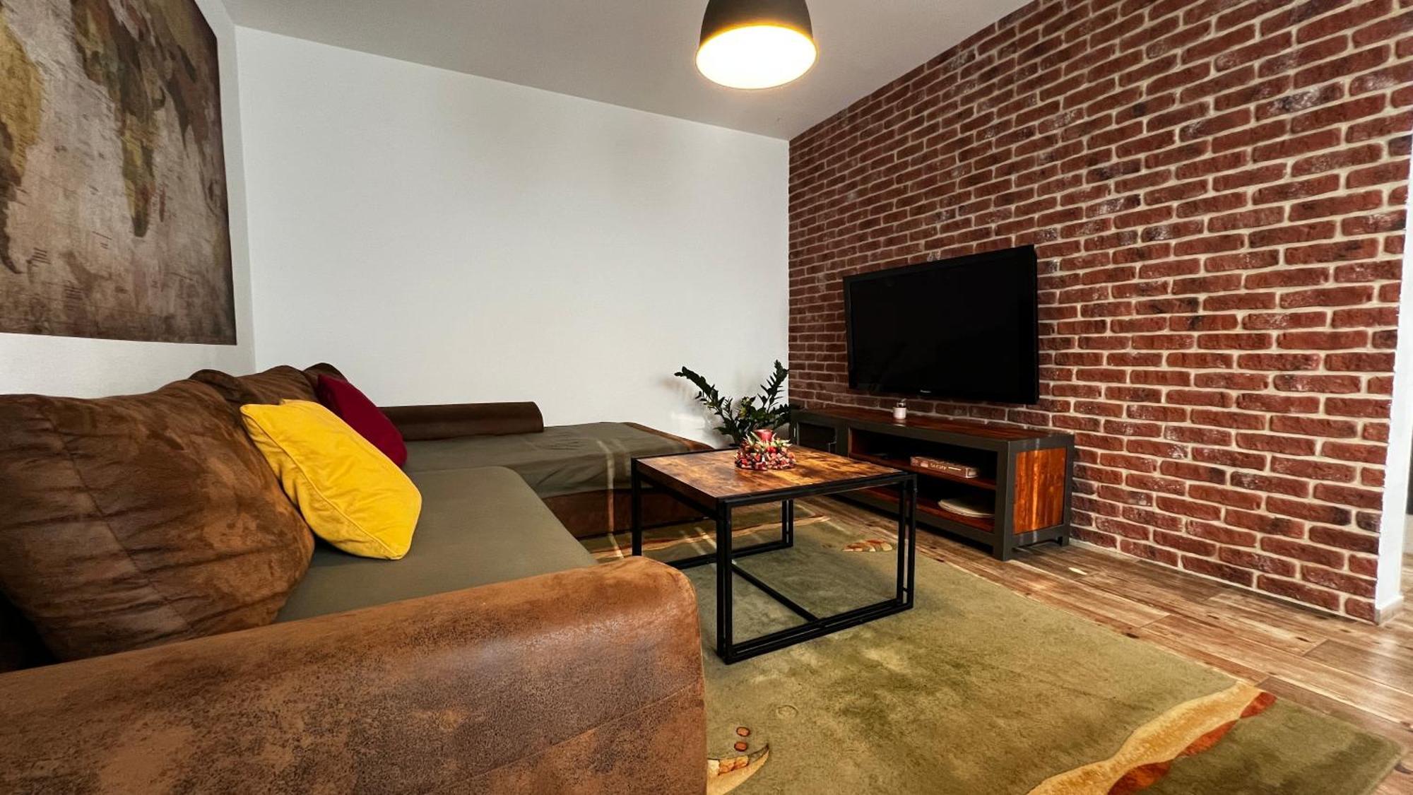 Industrial Apartment I 24Hr Self Check-In I Free Parking & Coffee Banská Bystrica Eksteriør bilde